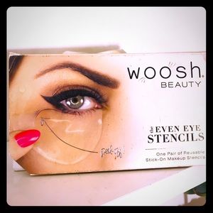 Whoosh Beauty The Even Eye Stencils